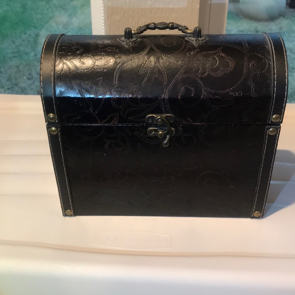 Chest Small Faux Leather Treasure Chest